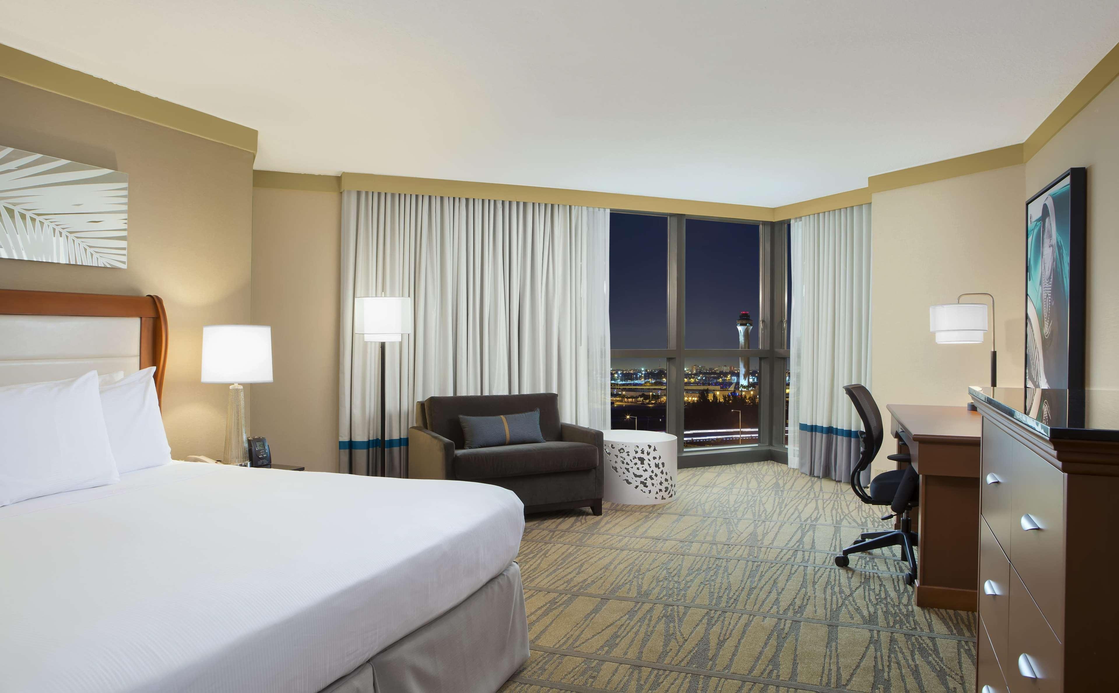 Doubletree By Hilton Hotel Miami Airport & Convention Center Extérieur photo