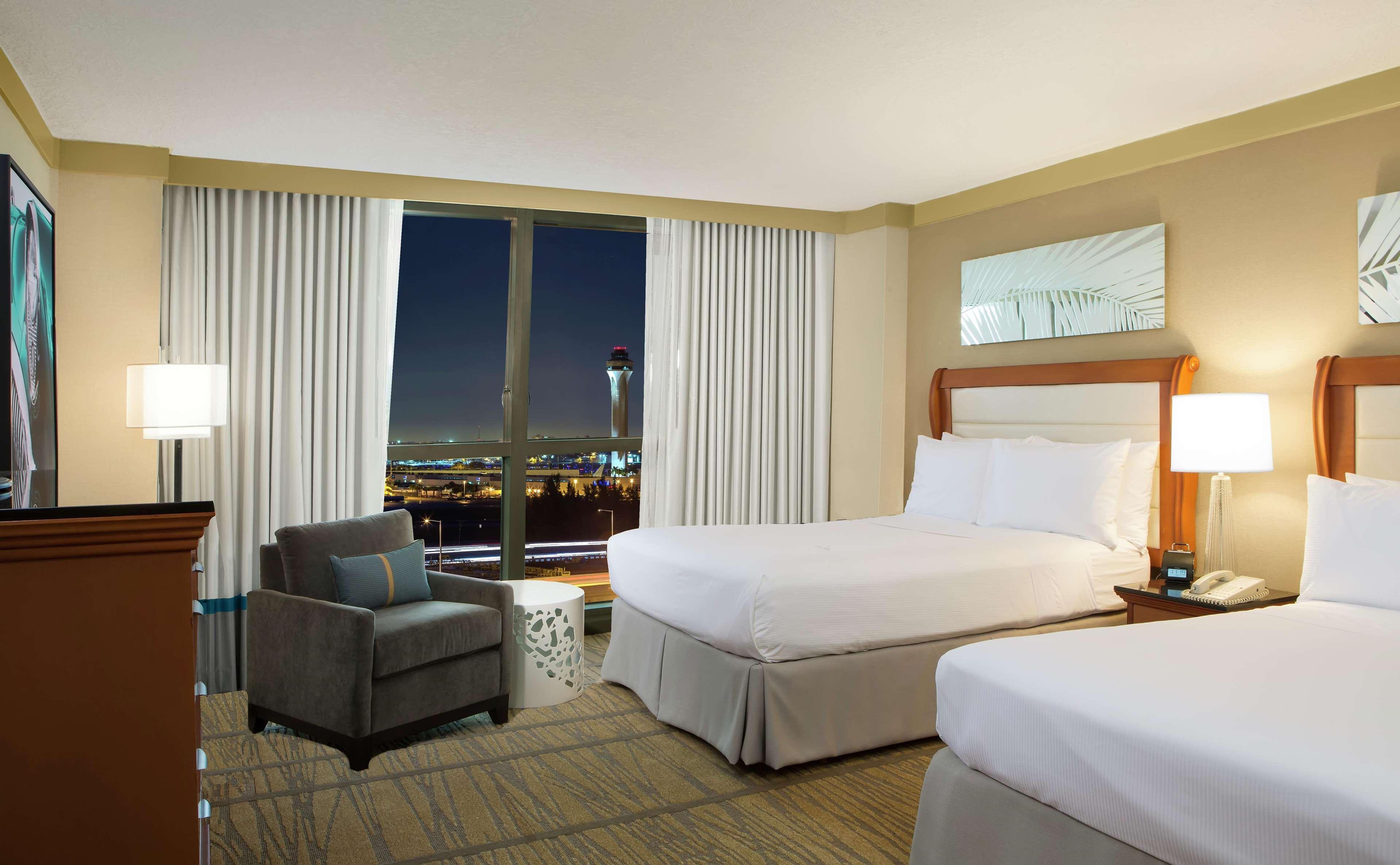 Doubletree By Hilton Hotel Miami Airport & Convention Center Extérieur photo