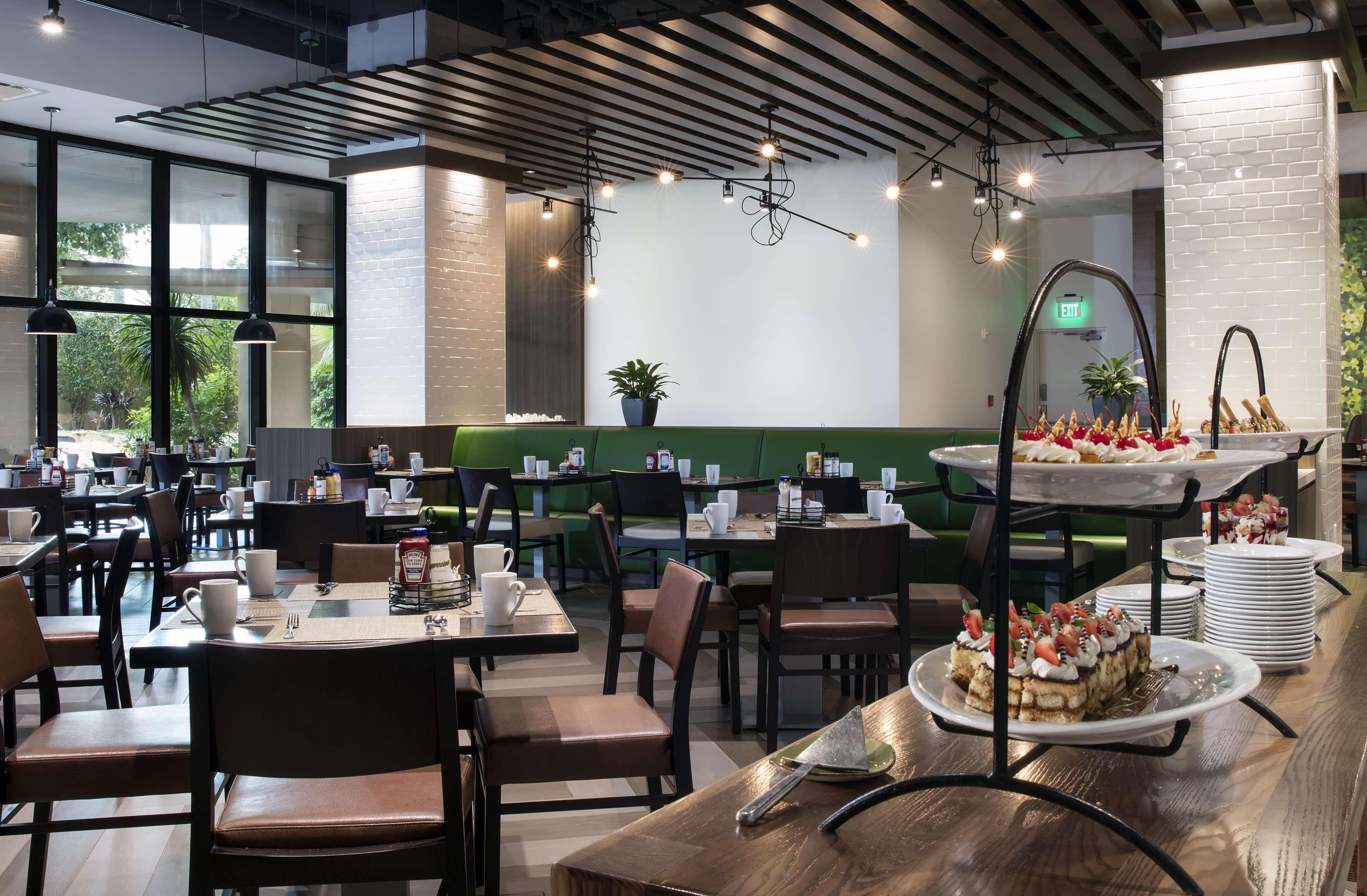 Doubletree By Hilton Hotel Miami Airport & Convention Center Extérieur photo
