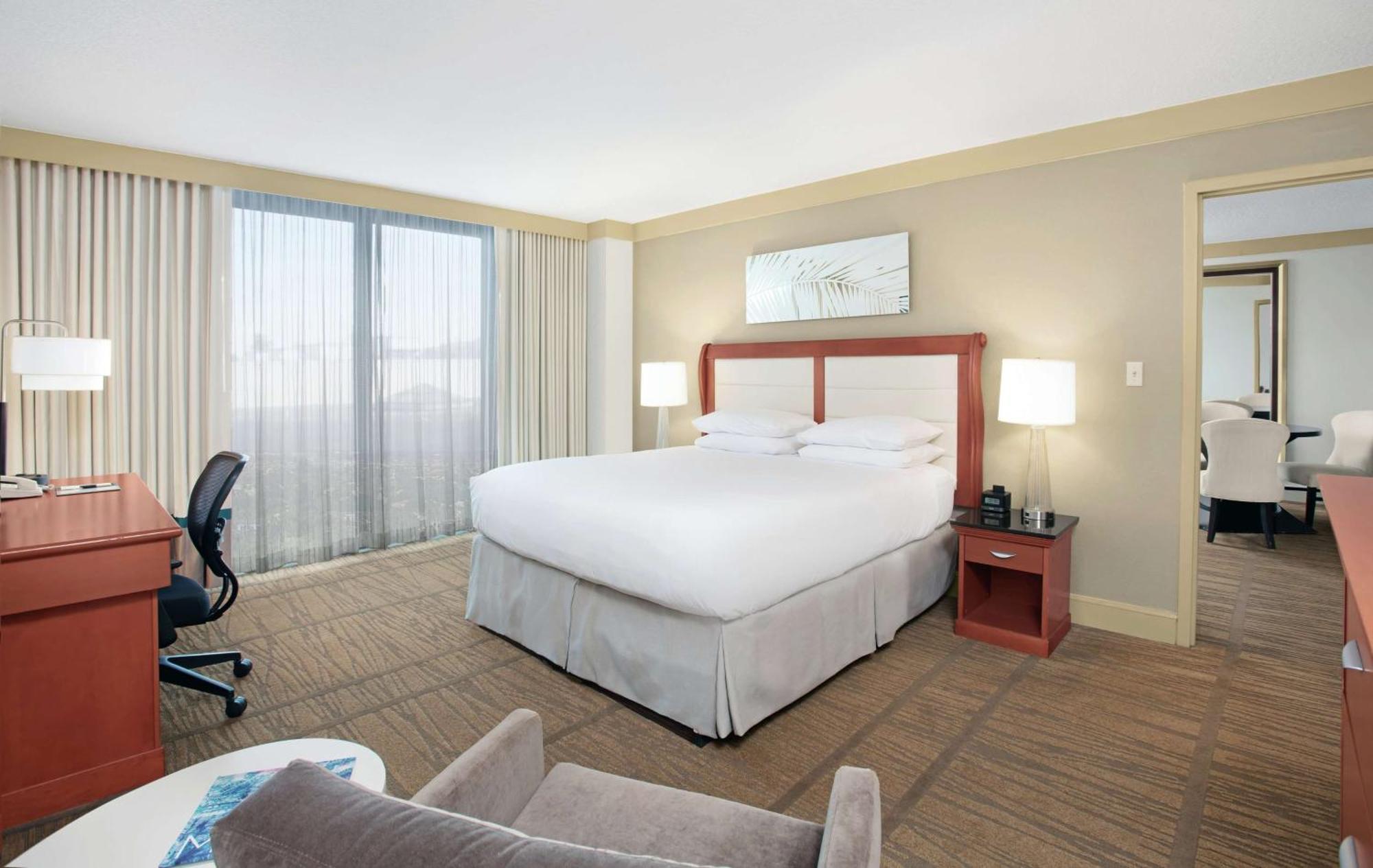Doubletree By Hilton Hotel Miami Airport & Convention Center Extérieur photo