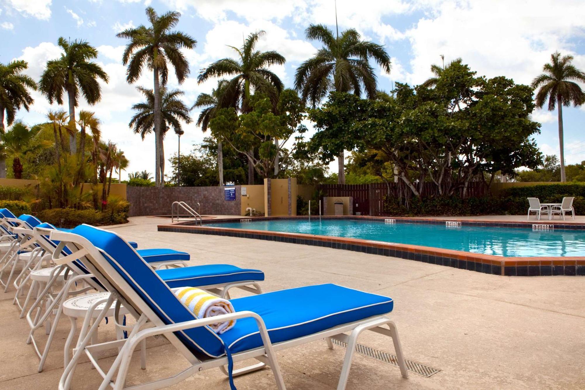 Doubletree By Hilton Hotel Miami Airport & Convention Center Extérieur photo